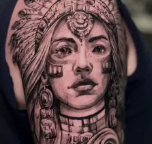 Tatuaje rostro ilustración blackwork la serena